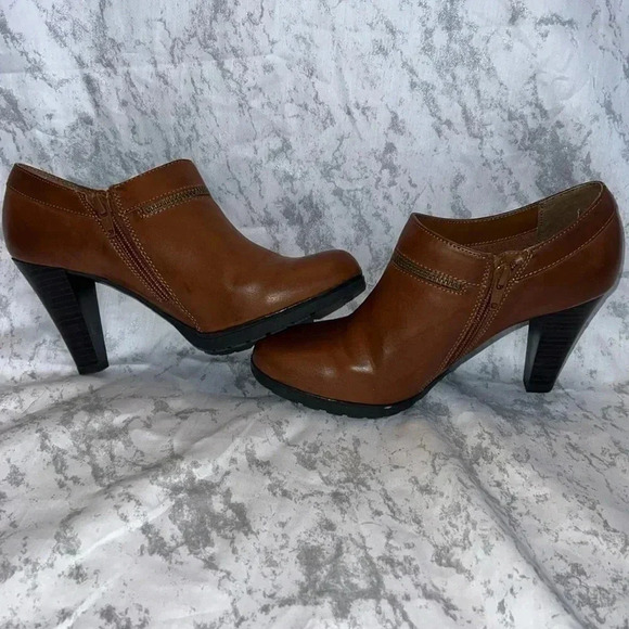 White Mountain Heels - Picture 5 of 5